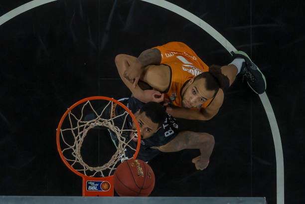 防守端的稳 防守端的稳